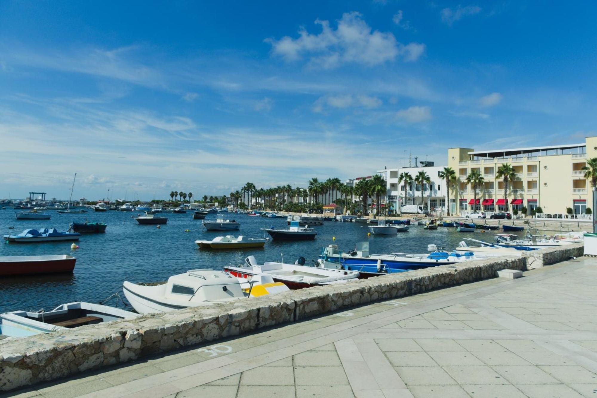 Torre Lapillo Apartment Sea View - Happy Rentals Porto Cesareo Exteriör bild